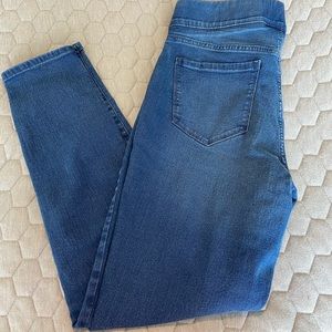 Old Navy Mid Rise Super Skinny Jean 2/$20 any items $20 and under